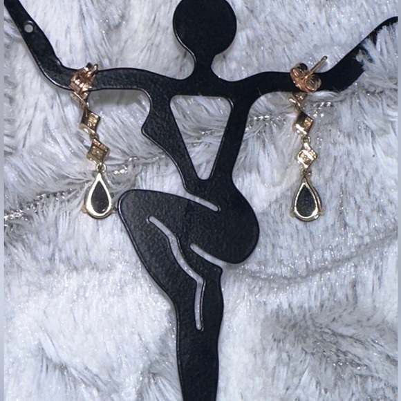 ✨14kt Yellow Gold, Diamond & Onyx Drop dangle earrings;dainty & oh so pretty! - Picture 3 of 3